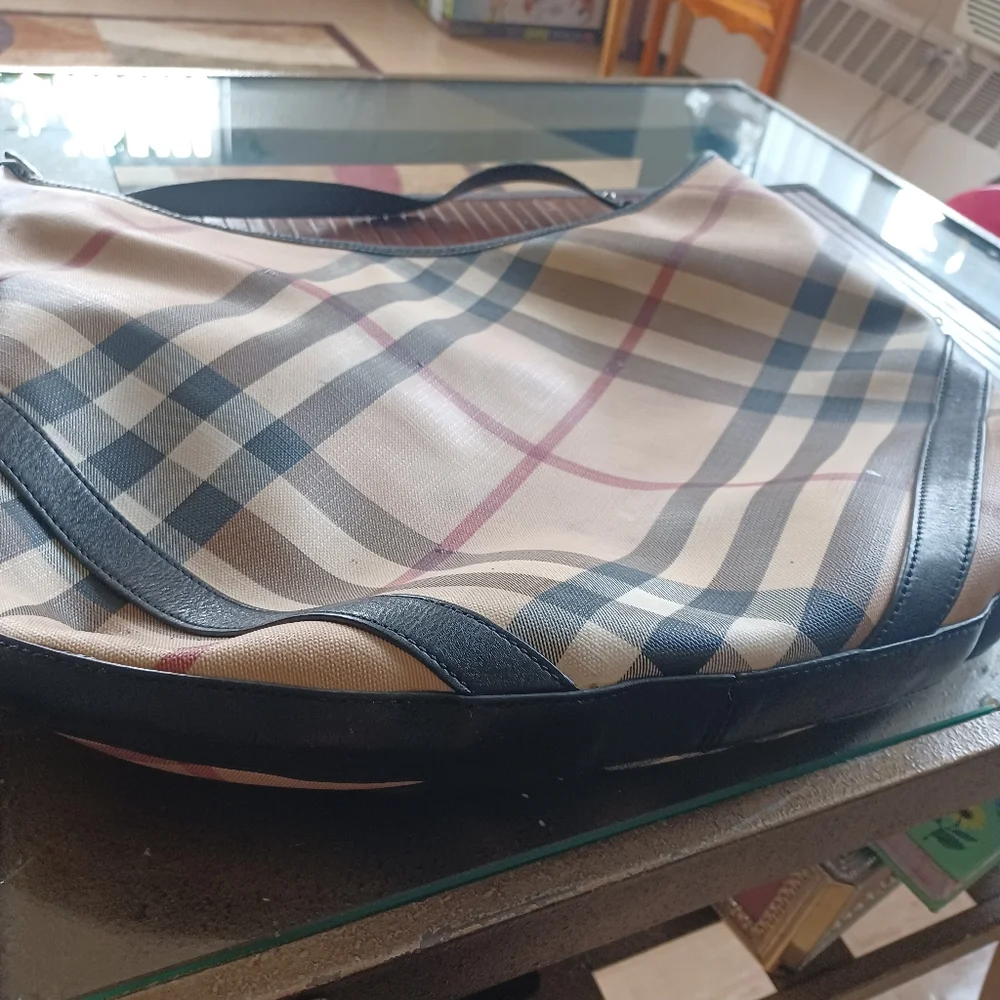 Burberry Large Purse - Picture 2 of 7